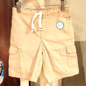 CARTERS  NEW CARGO  BEIGE BOYS LONG SHORTS SIZE 4-5.